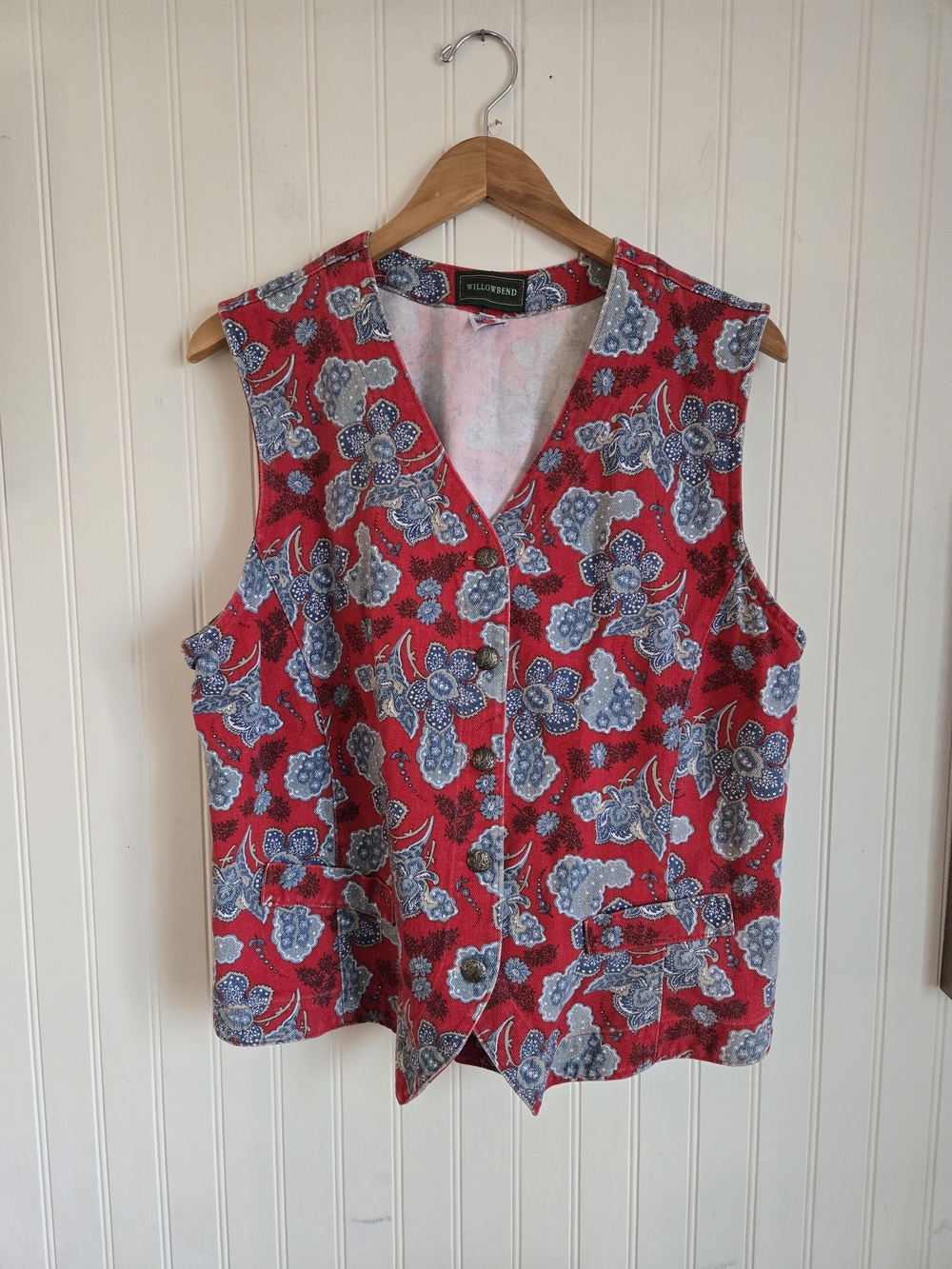 Willowbend Red Floral 100% Cotron Denim Button-Front Sleeveless Vest